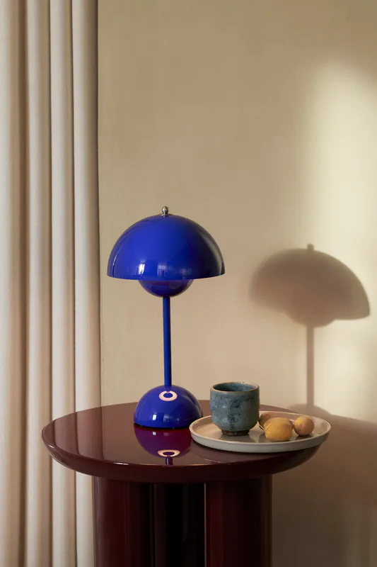 &Tradition Flowerpot VP9 Portabel Bord, Cobalt Blue