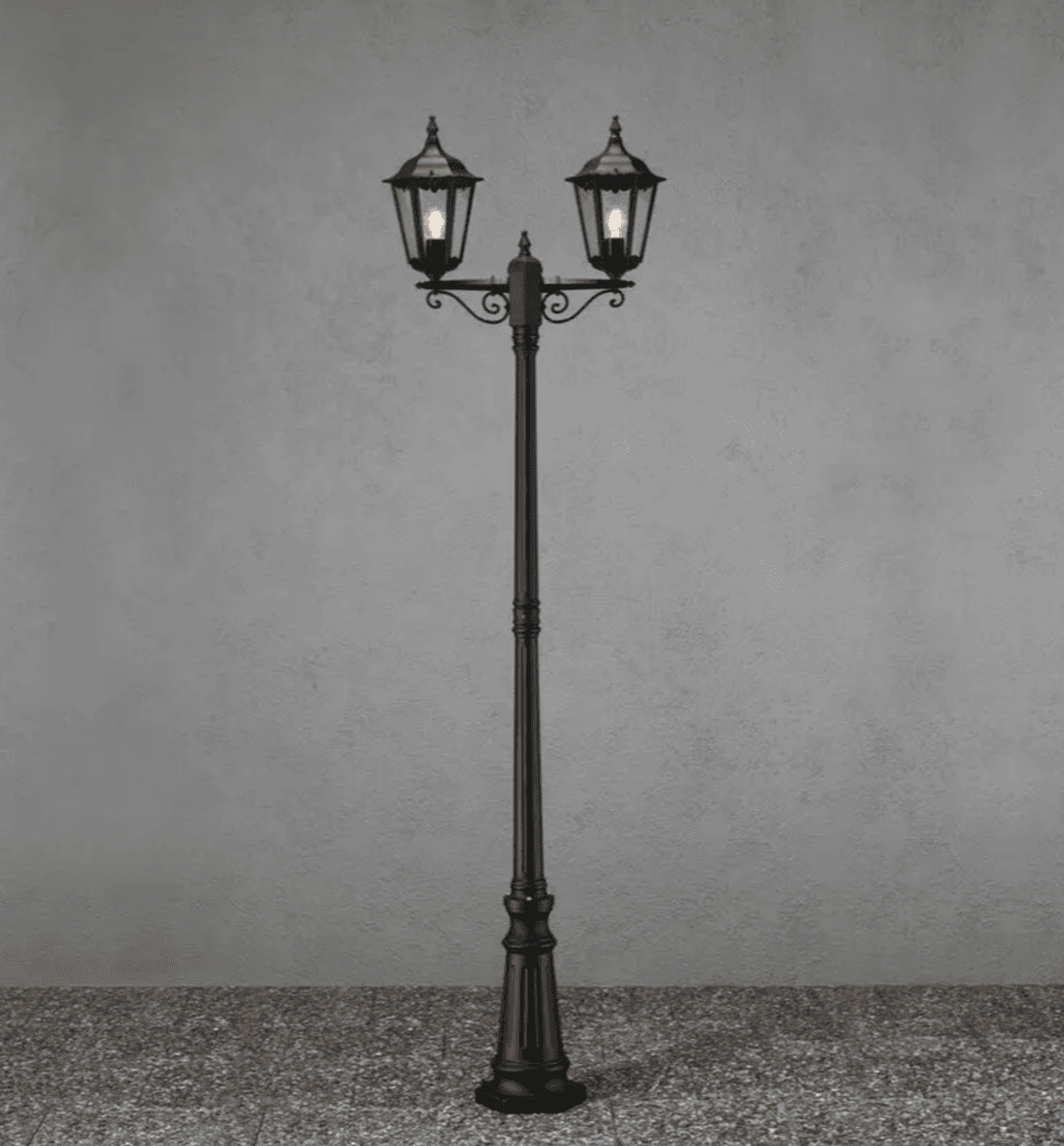 Konstmide Firenze 2- armet lyktestolpe